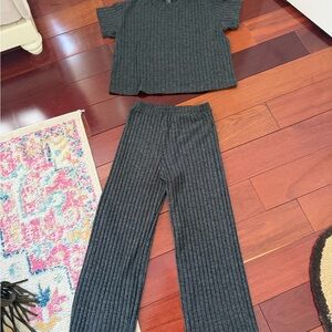 Gray women’s ribbed set size small